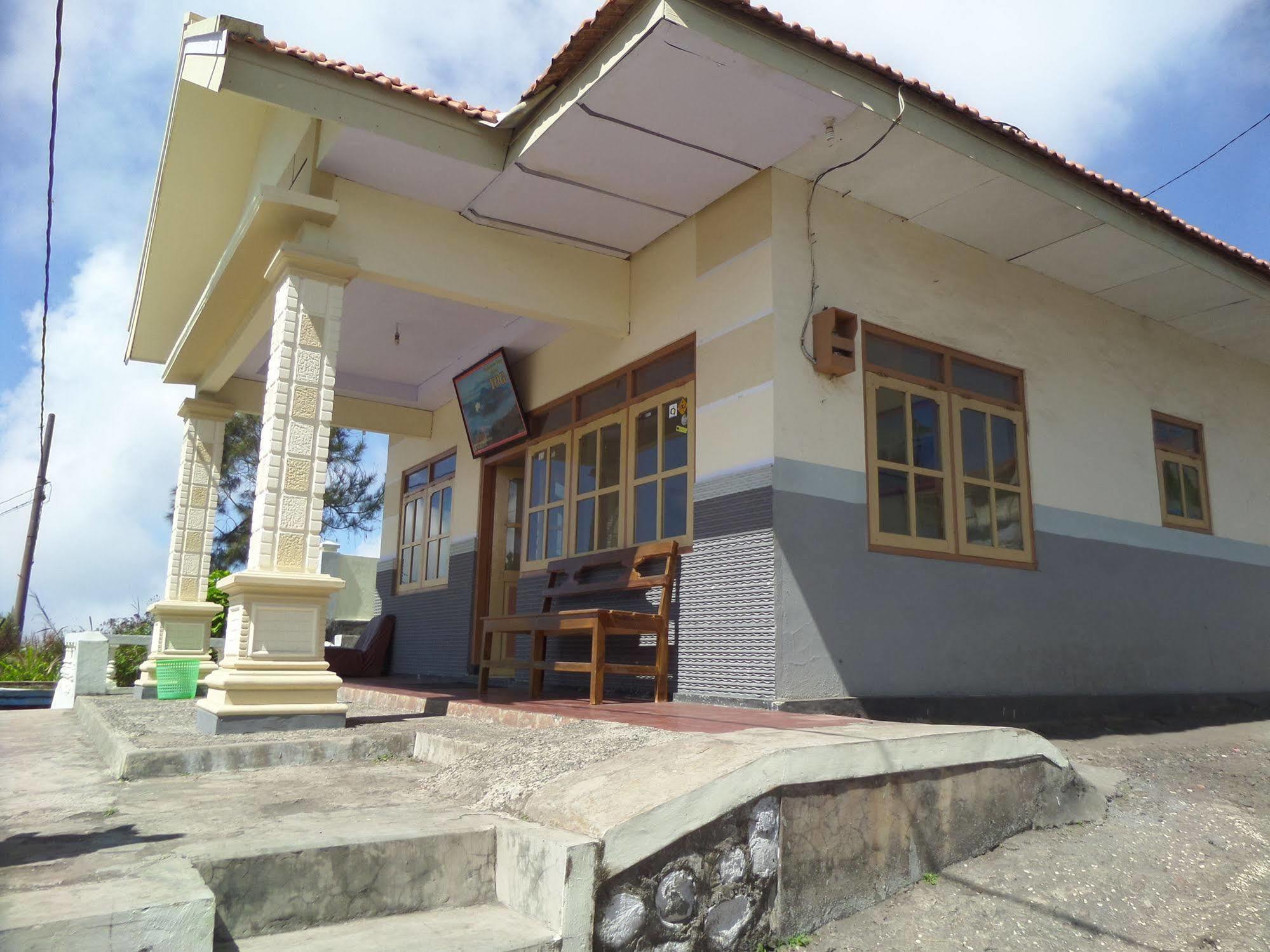 Yog Bromo Homestay Ngadisari Exterior photo